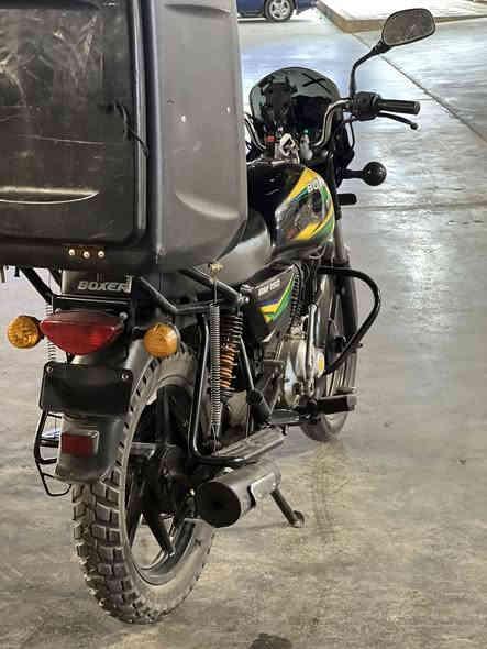 السلام عليكم بوكسر كلاسك موديل2022 مرقمة فقط سنويه الدراجه فول نضافة الحمدالله مكانها بغداد السعر مليون و800 وبيها مجال ***********
