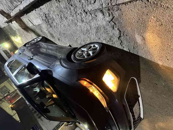 السلام عليكم   عيني  كيا صول موديل2020 لون نفطي السيارة كلين الممشى 90 الف ميل المواصفات كامرة360درجة  كشنات قماش  وضعيات قيادة مودات سرعة السيارة جديدة ربع ماتصرف عليهة  العنوان بغداد البلديات الرقم للأستفسار *********** اخوكم عباس الشمري
