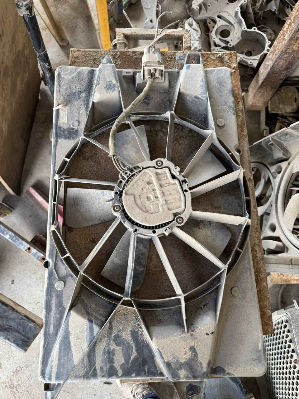 ويل سي ٢٠٠ حجم ١٨ اصلي تفصيخ السعر ٢٧٥ الف قفل مروحة فان اصلية السعر ١٥٠ الف بكلايت صندوك الزوج ٨٠ الف بك لايت جهة اليمين الثابت السعر ٥٠ الف مكاني البصرة


**إذا كنت صاحب هذا الإعلان وتريد حذفه لأي سبب، رجاءا أرسل رسالة إلى الدعم الفني**