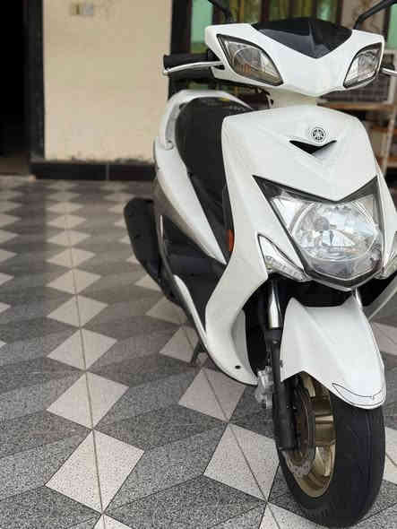 سلام عليكم سكنس لد كوري كارتون صارلي 20 يوم مطلعه من شارع ضلال ختم واحد ويه المحرك سوادات جديده ويل لون ذهبي السعر  مليون او600 وبيها مجال لاستفسار اكثر اتصل وخادم ‏‪***********‬‏
