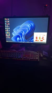 كمبيوتر • للبيع