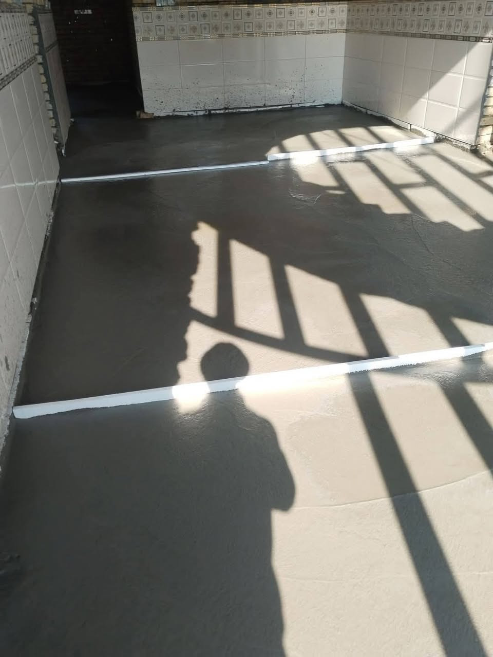 السلام عليكم أي شخص يحتاج كادر خباطه صب كافة الأرضيات والربطات وشغل درجه أولى ***********
