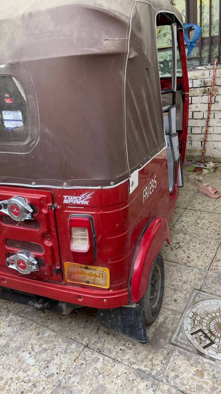 سلام عليكم تكتك مديل 18شهر 11 تكتك. المصطفى وراق مكينه مال 20
تكتك خير من الله بيها فقط معمره دوس. وكعيات إماميه بس تكتك كهربياته كلها شغاله اي نقص مبيها كبل الشارع  كفلك ترقيم وسرقه سعر 3900بيها مجال مكاني بغداد بياع تقاطع درويش ***********
