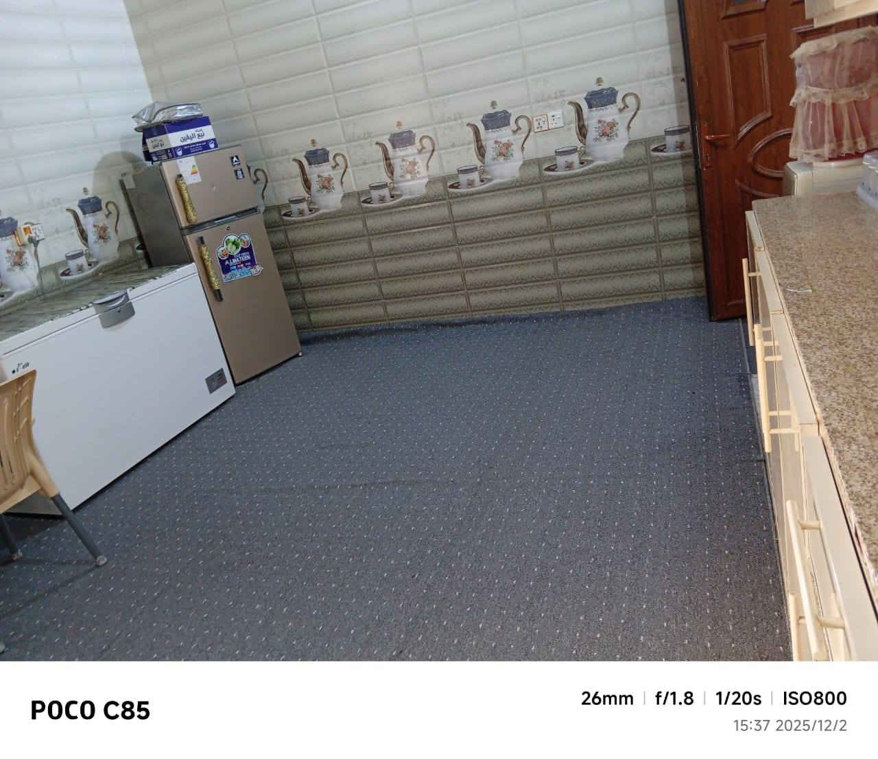 بيت مساحة 230 م
​📍 العنوان: كربلاء - شارع بغداد تيل 116 (موقع حيوي وقريب جداً من طريق الزوار الرئيسي)..
📐 المساحة الكلية: 230 متر مربع.
🏗️ مساحة البناء: 180 متر مربع 
  سند 25 (ملك صرف).
​✨ مميزات الموقع:
​قريب من الخدمات الأساسية والأسواق.
​سهولة الوصول من وإلى مركز المدينة وطريق الزوار.
​منطقة هادئة وراقية.
​💰 السعر: 140 مليون دينار عراقي.
🤝 تسهيلات في الدفع: نتقبل البيع بنظام الدفعات ، حسب الاتفاق.
***********
