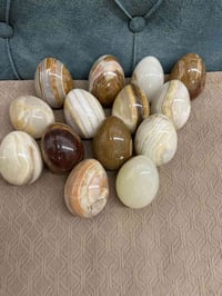 بيض مرمر قياس الطول7cm و العرض6cm سعر القطعه 4الف 07713502058
