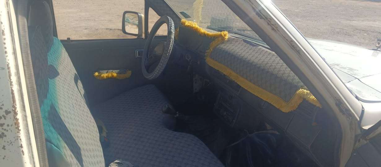 سلام عليكم سياره بيكم موديل 88رقم نجف دولي سياره بلديه من دعاميه الدعاميه مكفوله من صبغ وتبديل ساره جاهز اللخير مكينه كروسيده 5كير تحويل مباشر سنويه جديده مابيه اي نقص دوشمه جديده مكان السياره واسط الزبيديه اتصل ***********
