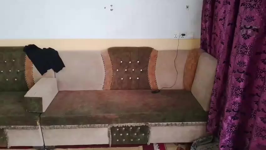 السلام وعليكم عندي تخم نضيف سعرهة 450 تشري اخلي خابرني هاذ رقمي العنوان كاظون الرازي  تواصل ***********
