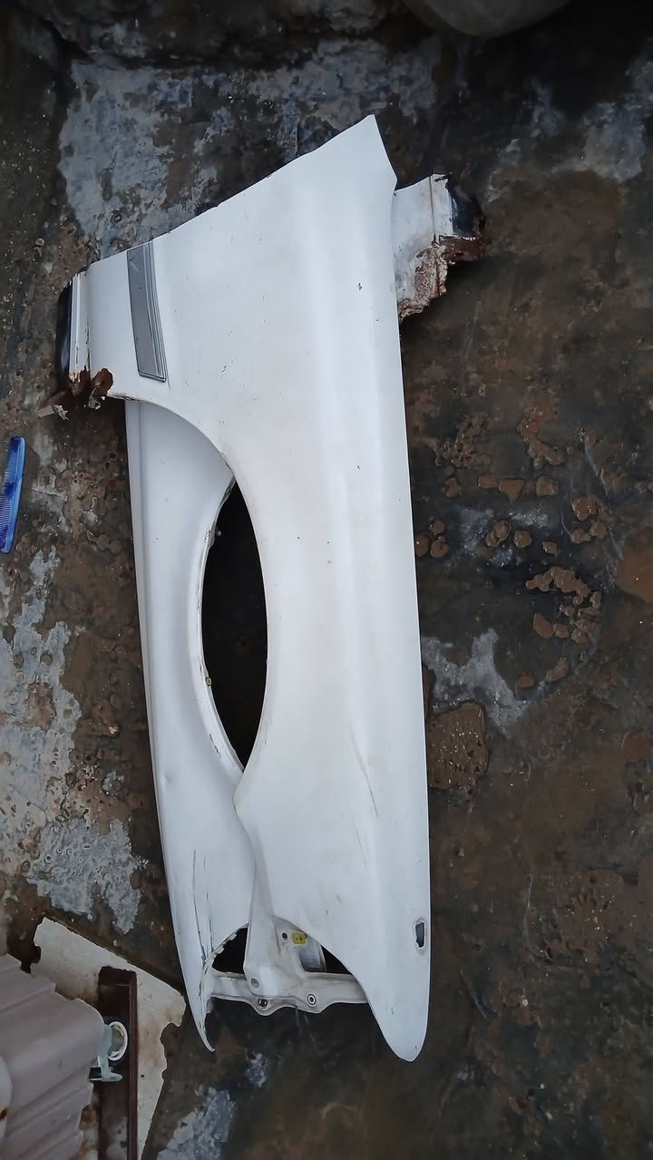 فره مارك نظيفة مع غرفه مع حدادية لايتات اصليات  بسعر مناسب مكاني النجف  ***********
