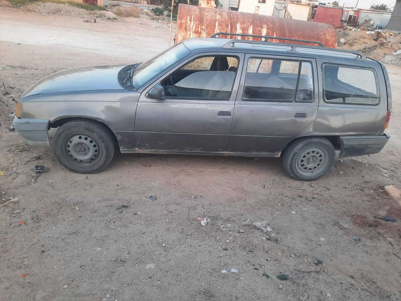 اوبل كاديت موديل ٩٠ محرك كير انظاف صدرها تعبان رقم انبار ألماني سنويه ال ٢٨ السعر ١٨ وبيه مجال اي الاستفسار واتس فقط خط مغلق*********** @إشارة
