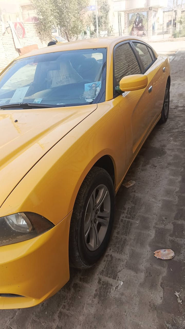 سلام عليكم للسياره للبيع موديل 13رقمه انبار مشروع وطني بسم ابن عمي مكينه 17وكير شوه بيه رجه وشاشه كبيرة عربانه واكسن جديد ومنظمه تبرييد كامله تشغيل عن بعد مكاني العمارة ورقمي ***********
