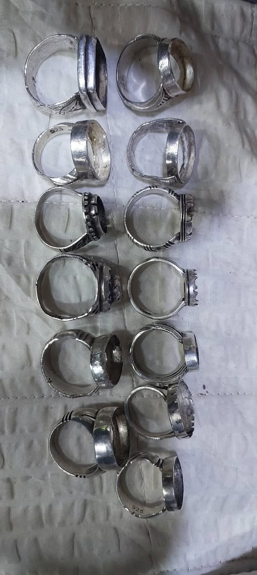 كسر اليوم قوالب فضه 119غرام
اليريدهن تفضل خاص سعر الغرام 4.250
***********
