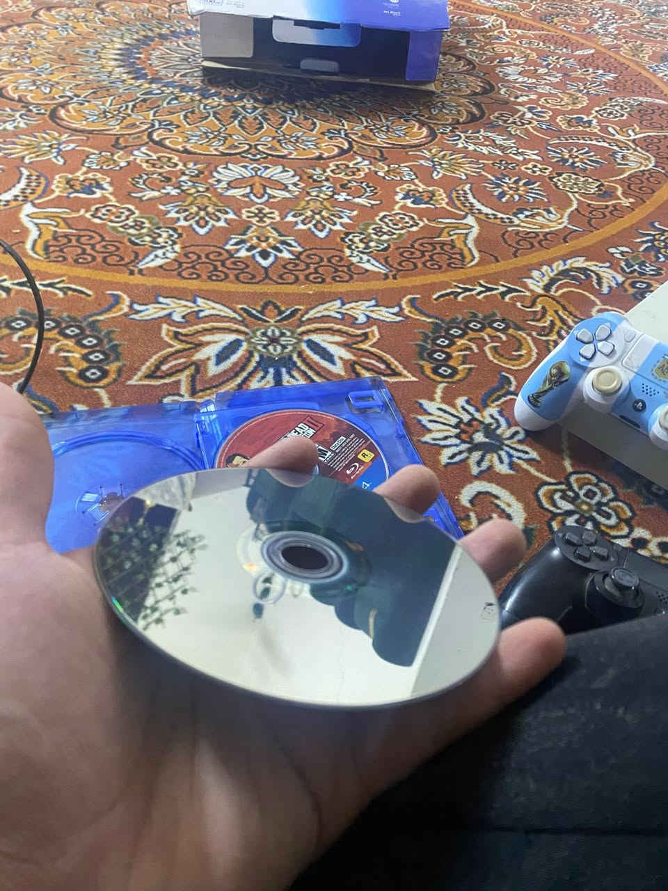 بلي 4 فات لون ابيض اونلاين يدات وحده اصليه وحده عاديه البلي كلش نضيف وحلو استخدام قليل ذاكرته 500 ويا أقراص 3 جي تي اي وريد ديد 1 و2 وتعرفون شكد غاليات رايده 230بي مجال بسيط حق جيه


**إذا كنت صاحب هذا الإعلان وتريد حذفه لأي سبب، رجاءا أرسل رسالة إلى الدعم الفني**