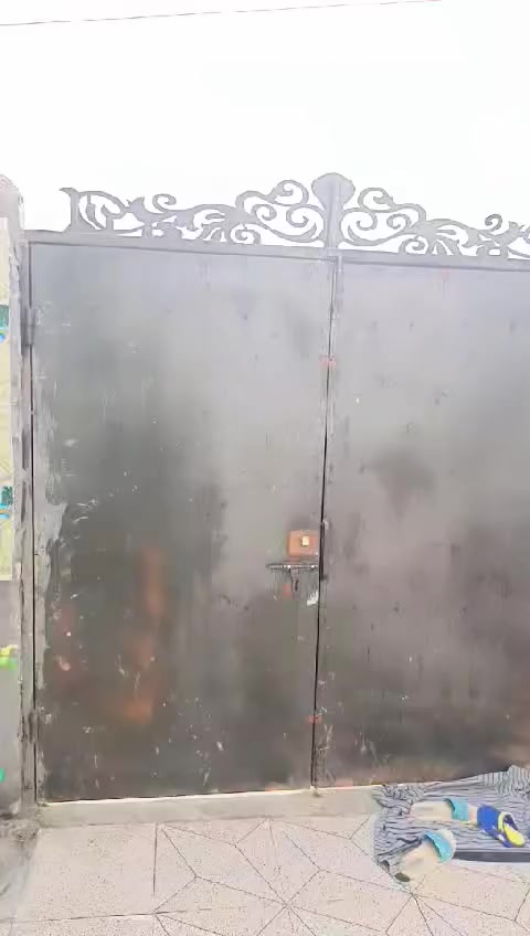 بيت 🏠 زراعي البيع بناء جديد توني سكنته صار 5ايام مساحه 130   يتكون من غرفتين وصاله ومطبخ  وديوانيه هيكل ومنور البيت سيراميك كوله   البيت مشمول بل تطويب بي وصل المنطقه بوابت حي صناعي ثلاجات قرب الحولي جديد تربيه جديده  كلهن   يمه  السعر 26 وبي مجال ***********
