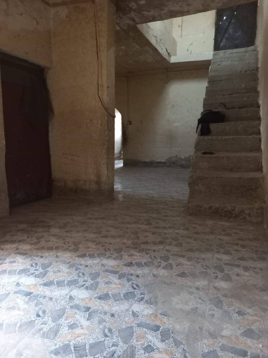 السلام عليكم ....مشتمل للبيع مساحته ١٠٠م بمنطقة ال١٢ الصغيره محتاج ترميم البيع نقد او بالاقساط اي استفسار الاتصال ع الرقم*********** غير متواجد عالفيس
