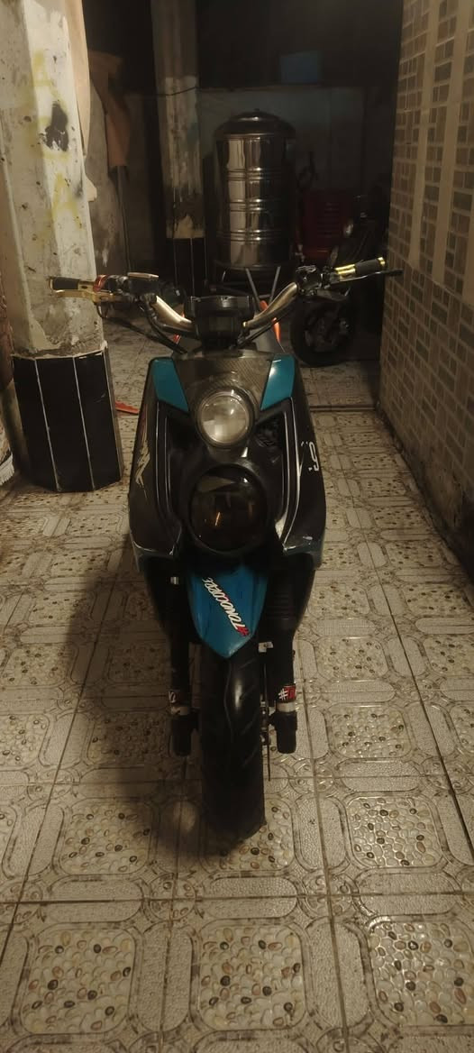 سلام عليكم ورحمة الله سكنس جبلي نوزل مكينه بلاد مامفتوحه دراجه خرسه كهربائيات كلها شغاله مابيها نقص اكلوب مابيها كله شغال شلعه ومعدل تاكل الكاع رايدها ٦٧٥ بيها مجال قليل *********** مكاني حصوه
