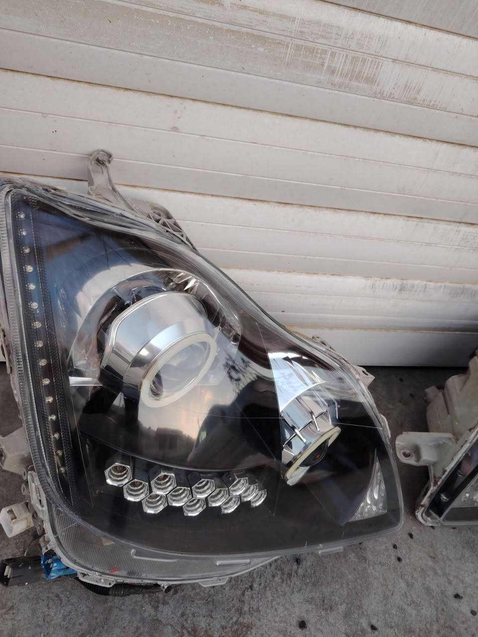 تاقم لایت و  شاشە بەگ لایتی شاهینە بۆ فڕۆشتن لۆک لۆکن ..لەڕانیەم
ژ.م ***********
