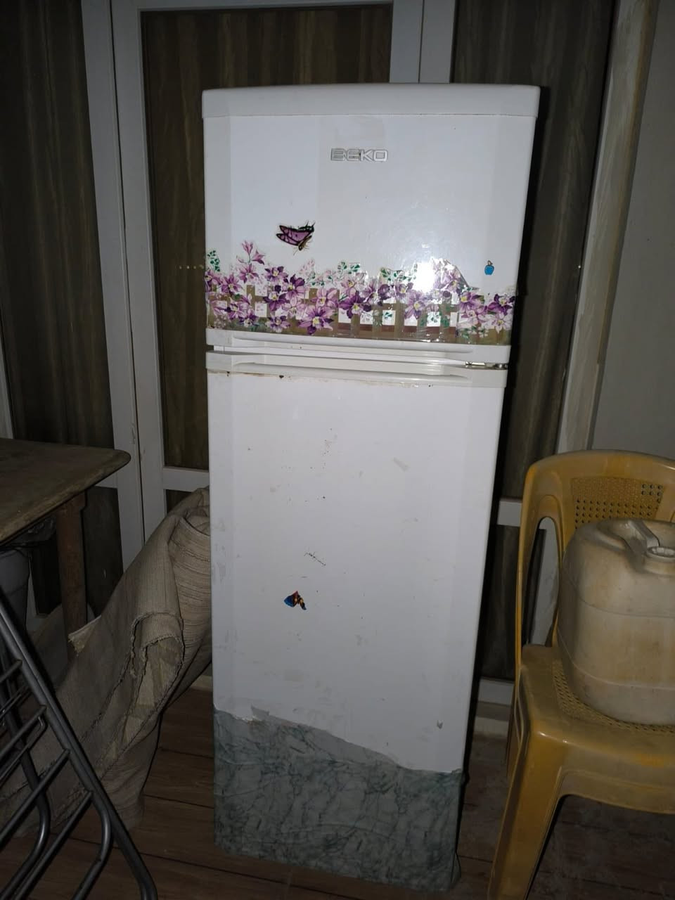 ثلاجة ودوشك جرابية نفرين للبيع
***********
