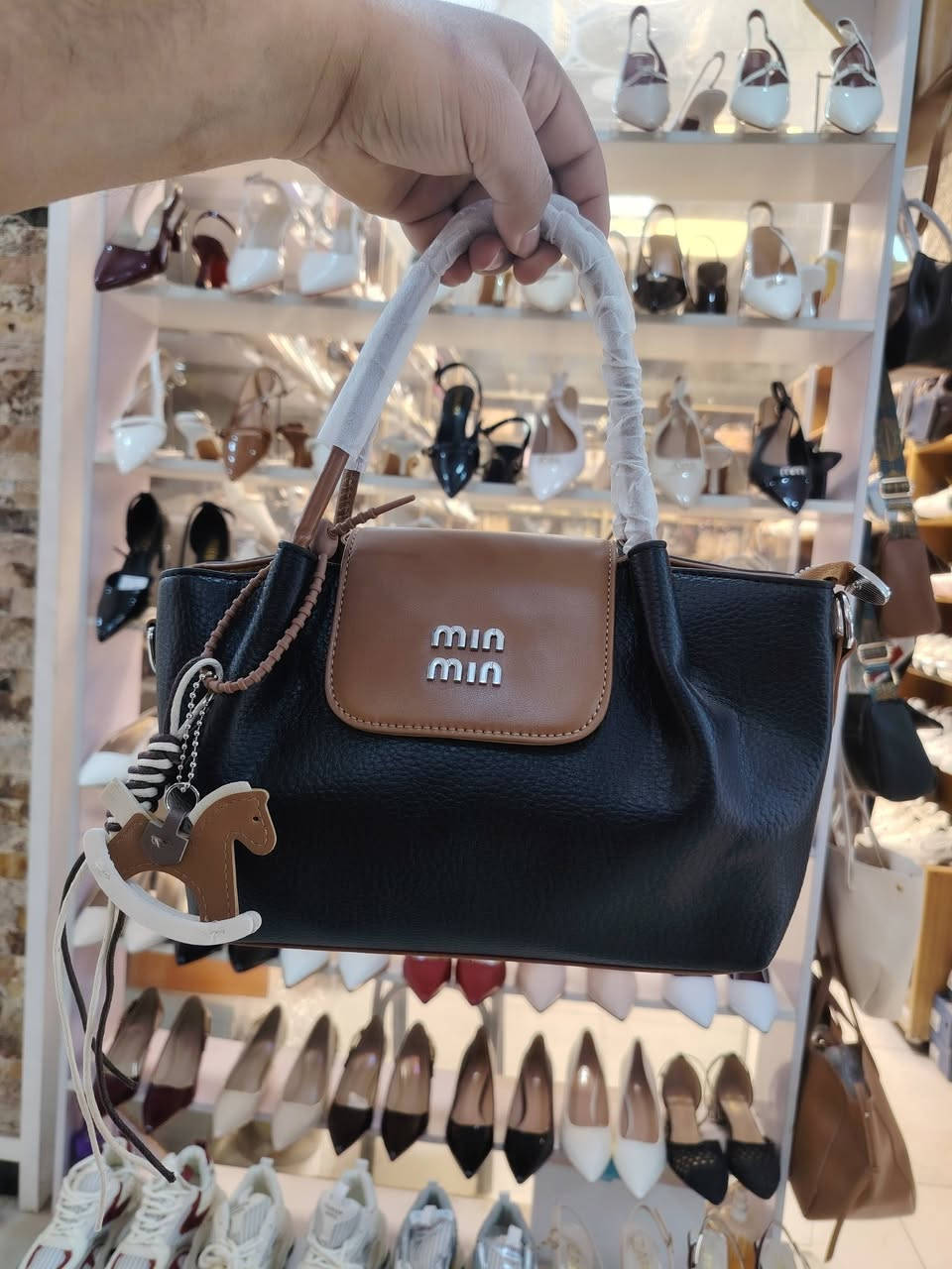 توفرت موديلين حقيبة كوالتي ماستر جلد طري
عنوان المحل ديالى المقدادية حي المعلمين شارع المخضر مجمع العزاوي مقابل أزياء
يوجد توصيل
واتساب ***********
