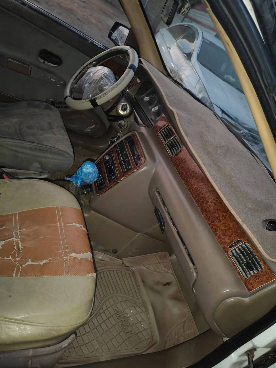 السلام عليكم للبيع سمند موديل ٢٠١١ سياره جاهزه مكفوله من نقص محرك او كير جدد رقم قادسيه مشروع وطني مكانه بل نجف شارع المطار السعر ٢٩ الشراي *********** / ***********
