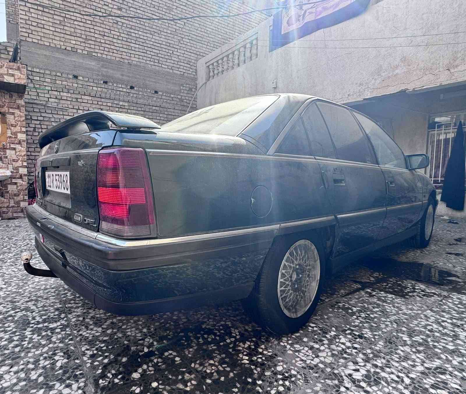 اوبل اوميكا موديل 1991 محرك 20 للبيع
فول مواصفات صبغ فقط خلف باب السكن بدون حادث بدون كلير صبغ بلادي سنويه الى 2029بأسمي تحويل مباشر تخم تاير جديد صدر جديد هزه جديده
سقف سلايت كهربائي طكتين
4 جام كهرباء شغال 
سنتر لوك
منظومه زينون 
ماشيه 260 الف كيلو حقيقي
السعر 78 ورقه 
***********
