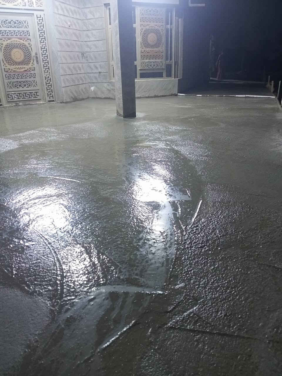 سلام عليكم كادر خباطه صب شغل نضيف واسعار مناسبه سكف ارضيات بيتونات دنك رباط جعب بيجات درج رفت بتلو شغلي بغداد رغمي ***********
