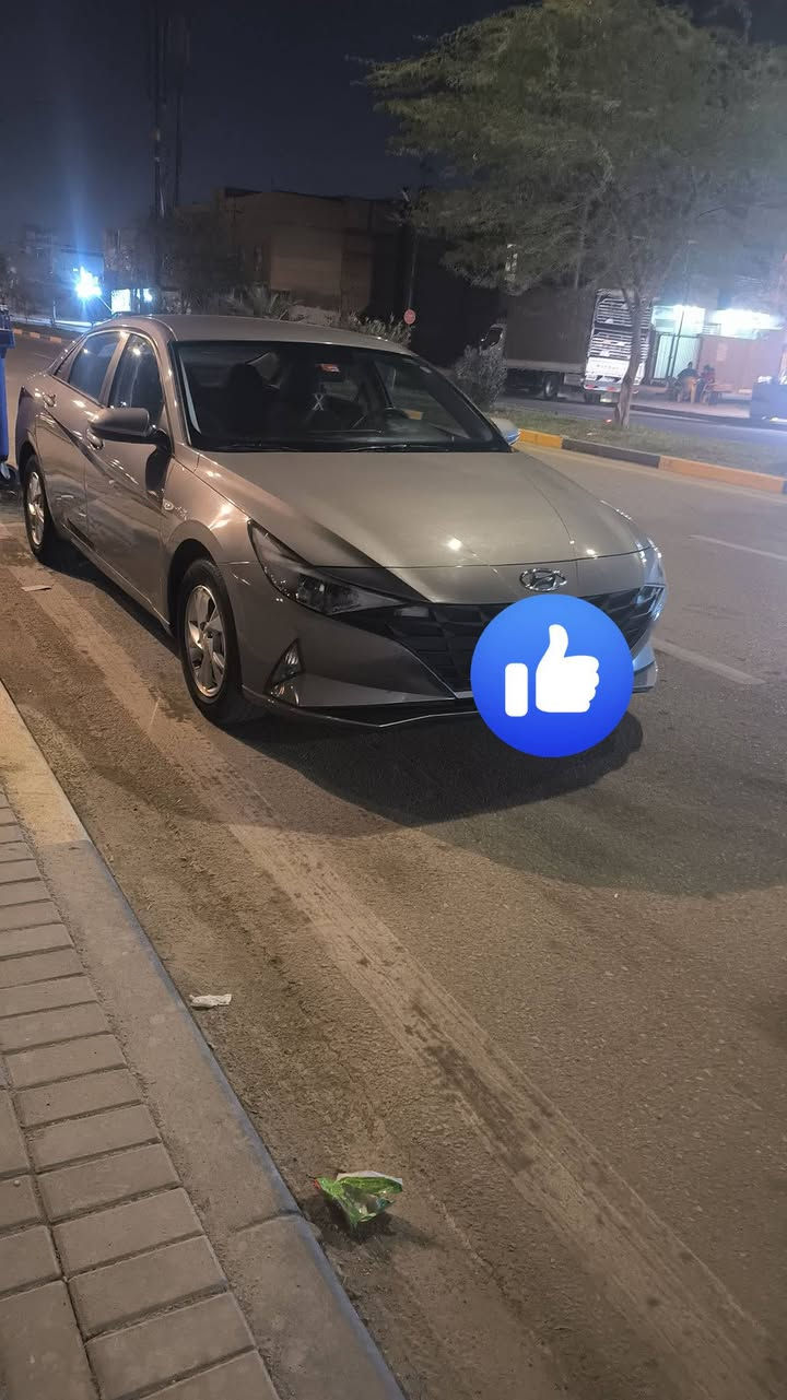 السلام عليكم الانتره 23خليجي كفاله عامه سياره جاهزه من كلشي محرك1.6 سياره نضيفه كلش ماشيه 61الف سعر 153 رقم ***********
