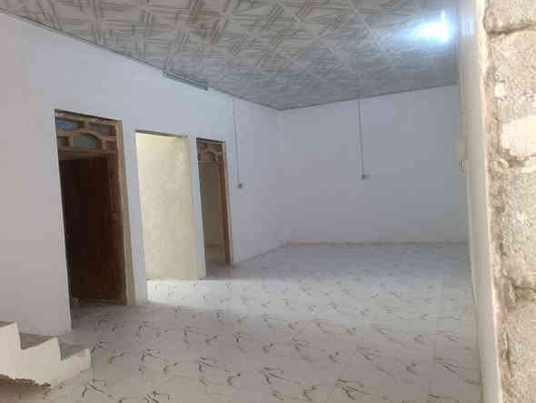 (78وبي مجال )بيت ركن على شارعين بحي سبل مقابل سجن الاصلاحي قرب المدرسة مساحته 200متر كافت الخدمات ماي ومجاري وكهرباء بلباب متكون من غرفتين ومطبخ وصاله وديوانيه وصحيات صب كونكريت بناء جديد شغل درجه اوله للعلم البيت فارغ حاليأ للستفسار اتصل وبخدمتك ***********
