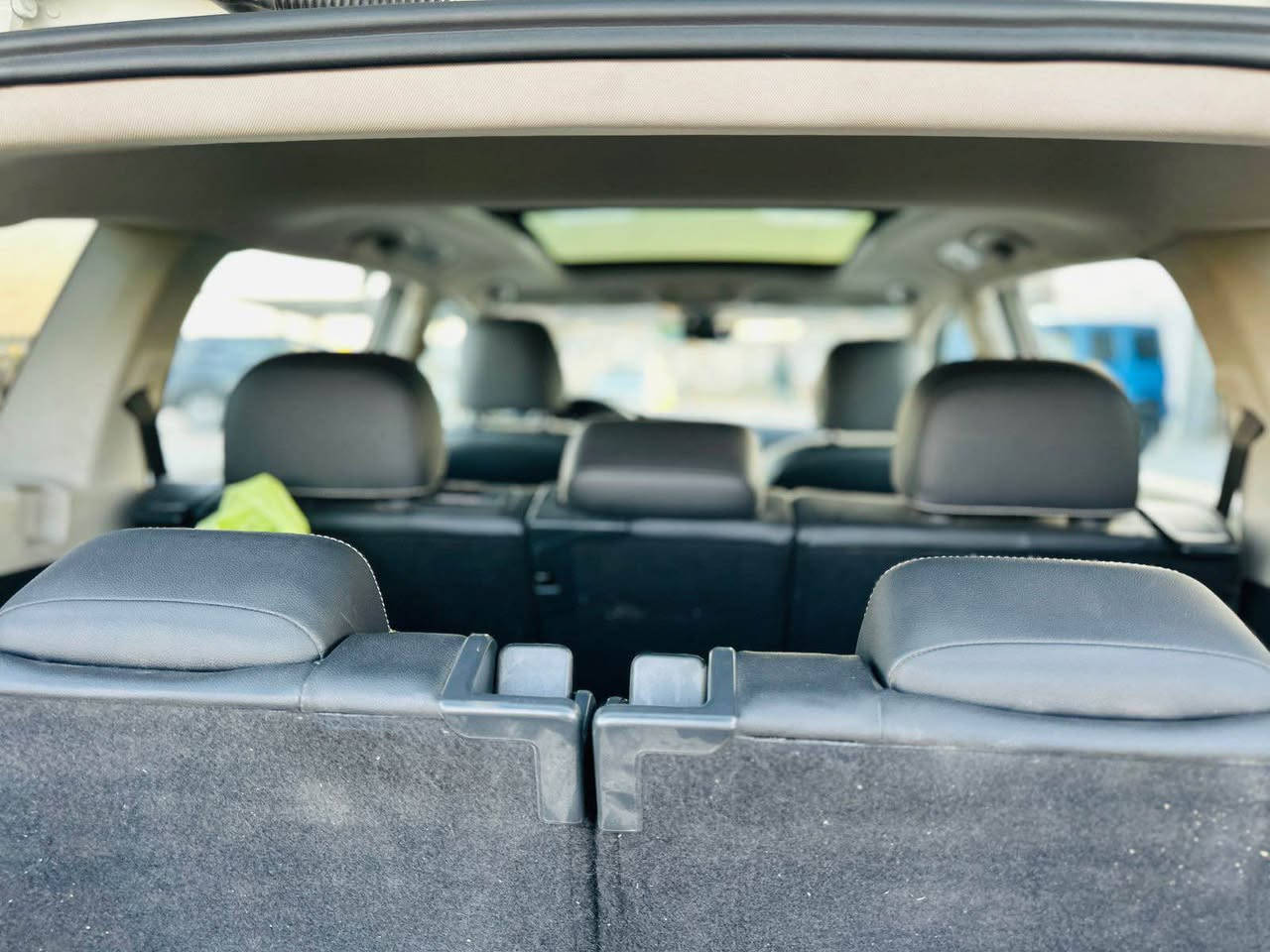 السلام عليكم تيكوان ٢٠٢١ فول لمتد VIP 
للبيع السعر ١٨٥ ورقه وبيها مجال بسيط
سياره فول الفول لمتد ٧ راكب تون تيربو
بيها قطعتين صبغ فقط بدون دواخل كفاله 
جاملغ ونص بنيد فقط جديده بالعافيه عل ياخذها مكاني بغداد العامريه *********** بغداد, العراق
