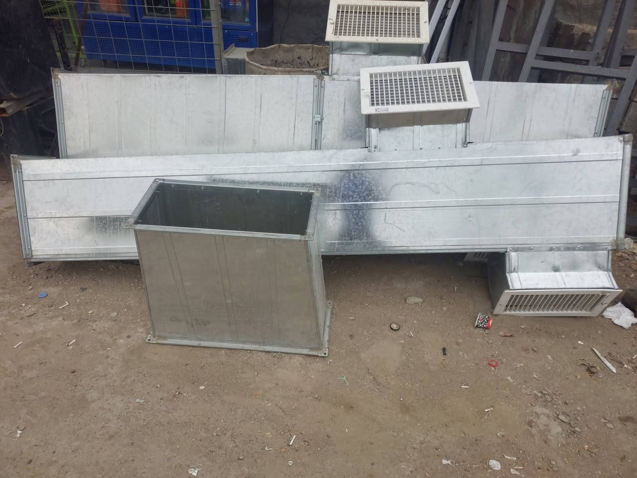 السلام عليكم ورحمة الله وبركاته يوجد دكتات للبيع المكان الصوفيه البسوده قرب ملعب محمد حميد التواصل على الرقم ***********
