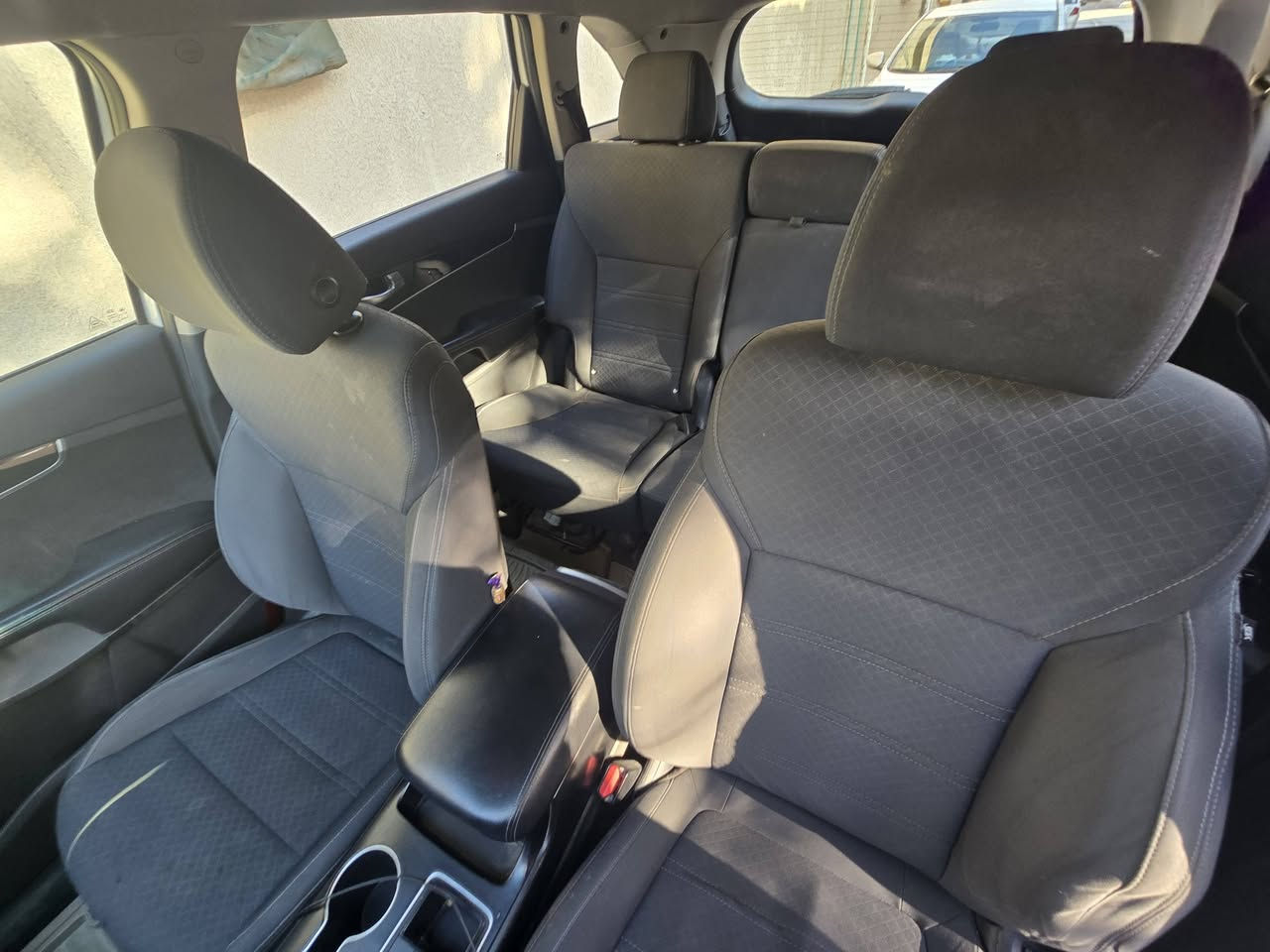 السلام عليكم
سورنتو كيا
حادثها جاملغ الوره لا طاك ايرباك ولا شي
موديل ٢٠
رقم اربيل باسمي
أبيض
٧ راكب
محرك ٢٤٠٠
الهاتف ***********
قطعتين تبريد
تحكم ستيرن
175 وبيها مجال
