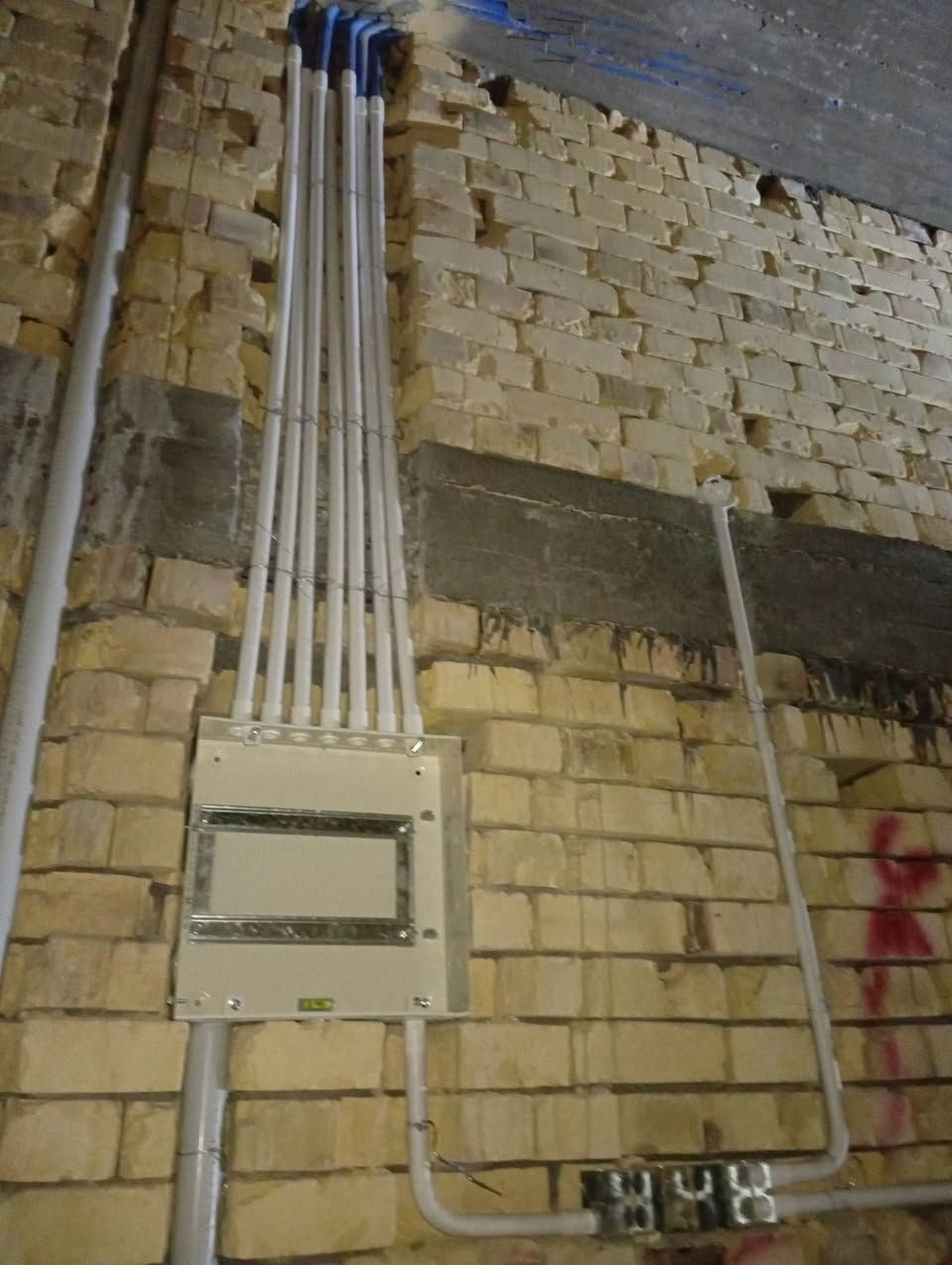 السلام عليكم ورحمة الله وبركاته
بعد اذن صاحب الكروب ونشكر جميع الاعضاء علي سبل فتح باب الرزق لجميع يارب اقدم بعض اعمالي ونسأل الله لكم أن  يكون فاتحة خير عملي هوه قص وتنزيل بوكسات كهرباء وعندي كهربائي ونفس الوقت ماء ومجاري بالقطعي وحسب الاتفاق الرجاء ماسنجر ماعندي التواصل وات ساب أو من خلال الرقم تكعيد بنل سيركت حفر درجه اولى هذه رقمي معكم ابو حسين

***********

وهاي بعض اعمالي اقدمها الكم 

رزقي ورزقكم علي الله هو المسخر وهو المدبر بارك الله بيكم وبالجميع يارب
