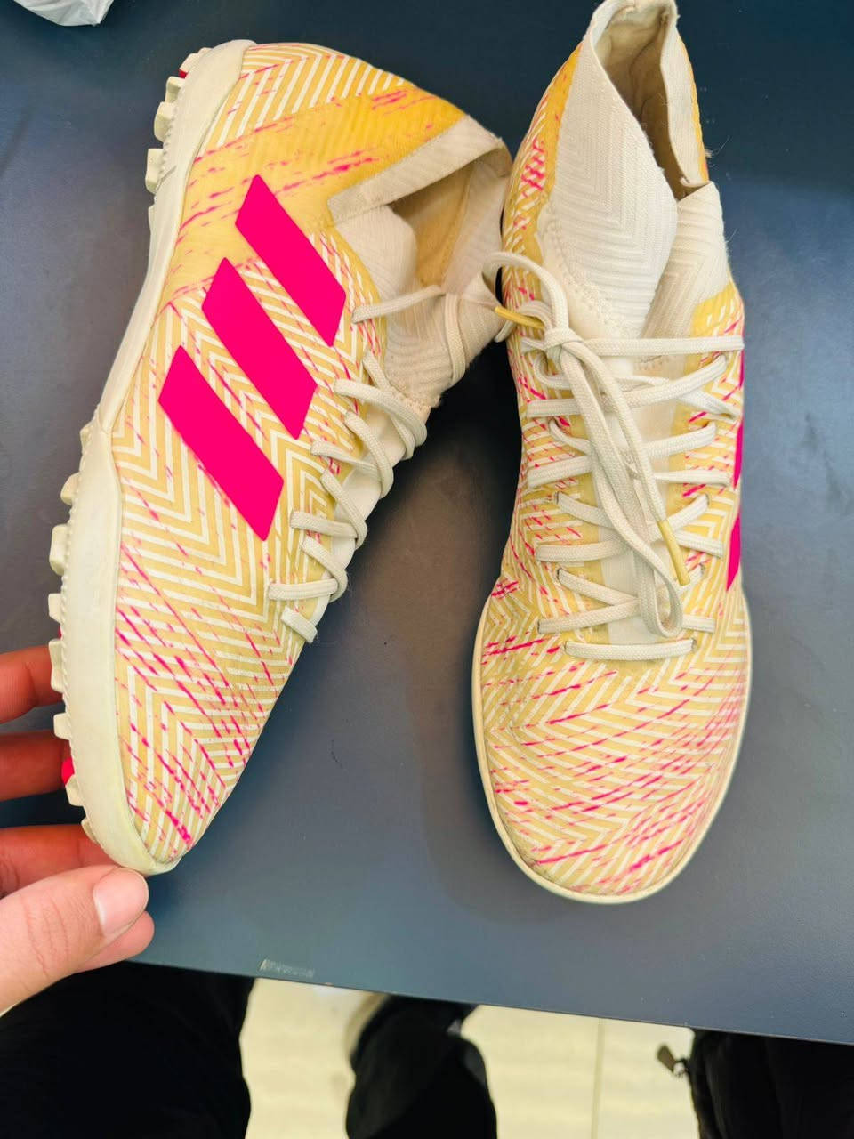 اسلام عليكم احذيه باله اوربي اصلي نضافه 100‎%‎ كل قطعه وسعرها القطعه الي تعجبك دزها خاص وتدلل يوجد توصيل الى جميع محافضات العراق 5 الاف دينار واتساب ***********
