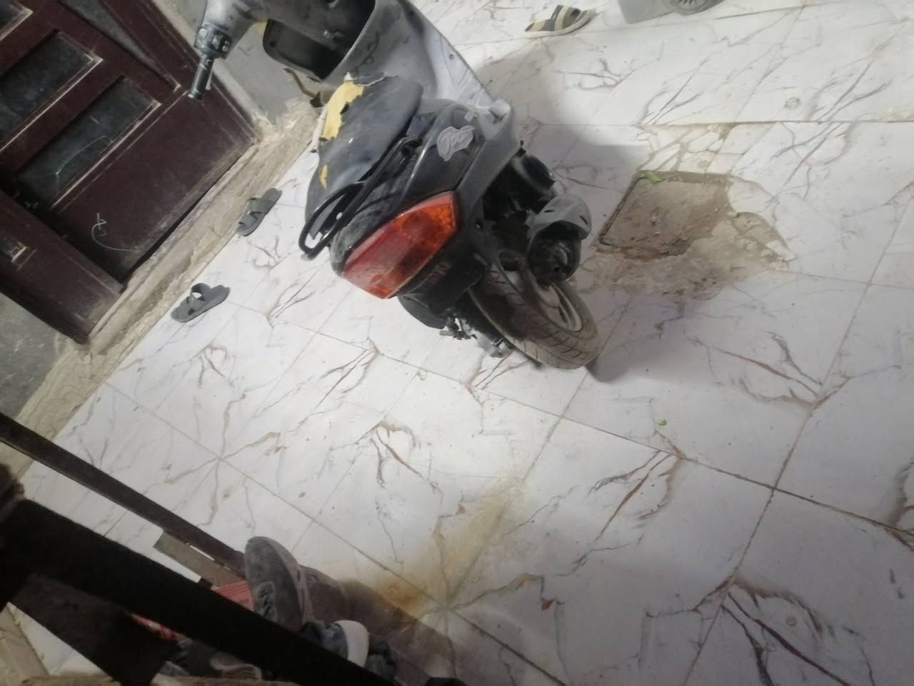 سلام عليكم ماكس منغولي الدراجه متروكه لان اشتغل وهامله بوشه ٥٥ الدراجه سعره ٣٥٠ وبيه مجال المكان نجف حي ميسان


**إذا كنت صاحب هذا الإعلان وتريد حذفه لأي سبب، رجاءا أرسل رسالة إلى الدعم الفني**