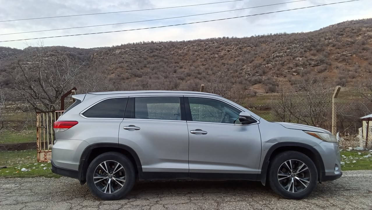 تويوتا هايلندر2019
6سلندر
الضرر هو الواجهة الأمامية، و موجودة في صورة 
مواصفات LE
4×4 دبل اكسن
سعر 260 و فيها مجال
سيارة في دهوك
رقم تلفون *********** دهوك, العراق
