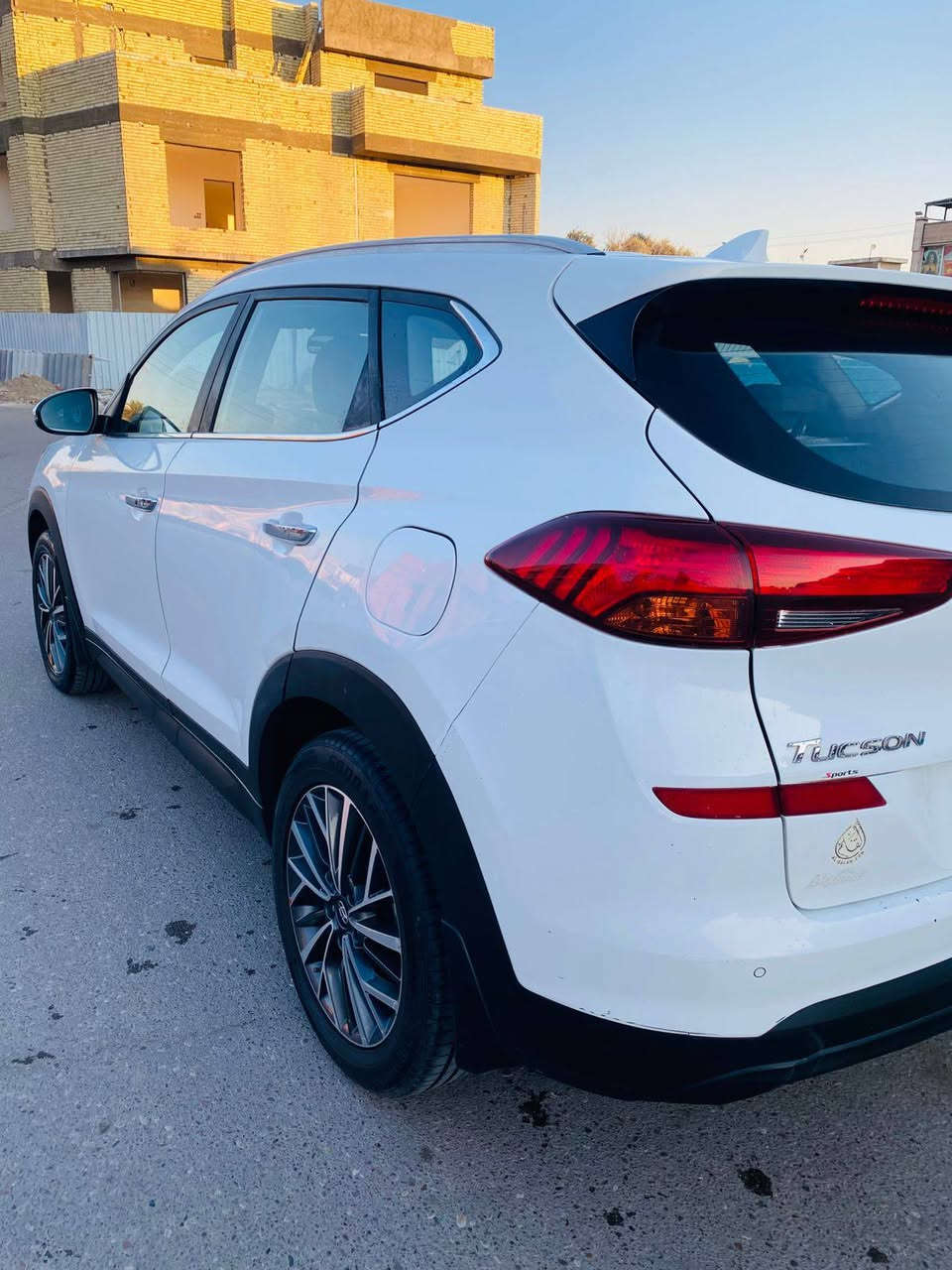 السلام عليكم توسان ٢٠١٩ خليجي رقم بغداد الجديد  بأسمي السيارة فول مواصفات عدا البانوراما بصمه تشغيل بصمه أبواب كامرة حساسات رادار أمامي تحكمات جهتين شاشه أبل كار السيارة جاهزة من كلشي بيهة فقط جاملغ خلفي صبغ وبخشم البنيد شي بسيط أثر تكشير بدون ضربه مكاني بغداد  للاستفسار *********** السعر ١٨٣
