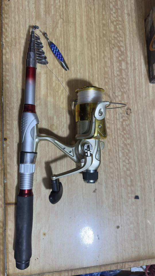 سناره صيد سبنر للبيع (بتره )كاربون طولها 240 مع مكينه حجم 4000 حديد مع خيط ومدور وخداعه جديده بعدها استعمال يومين فقط سعرها 30 الف للحجز هذا رقمي ***********
