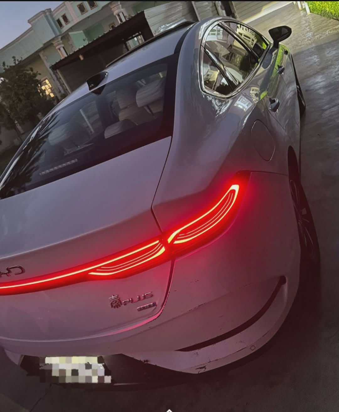 بي واي دي كن بلس ماشيه 4600 سياره جديده فول مواصفات بيها ضربه بسيطه كلش بالصندوق السعر21 مليون وبيها مجال بسيط للاستفسار ***********

