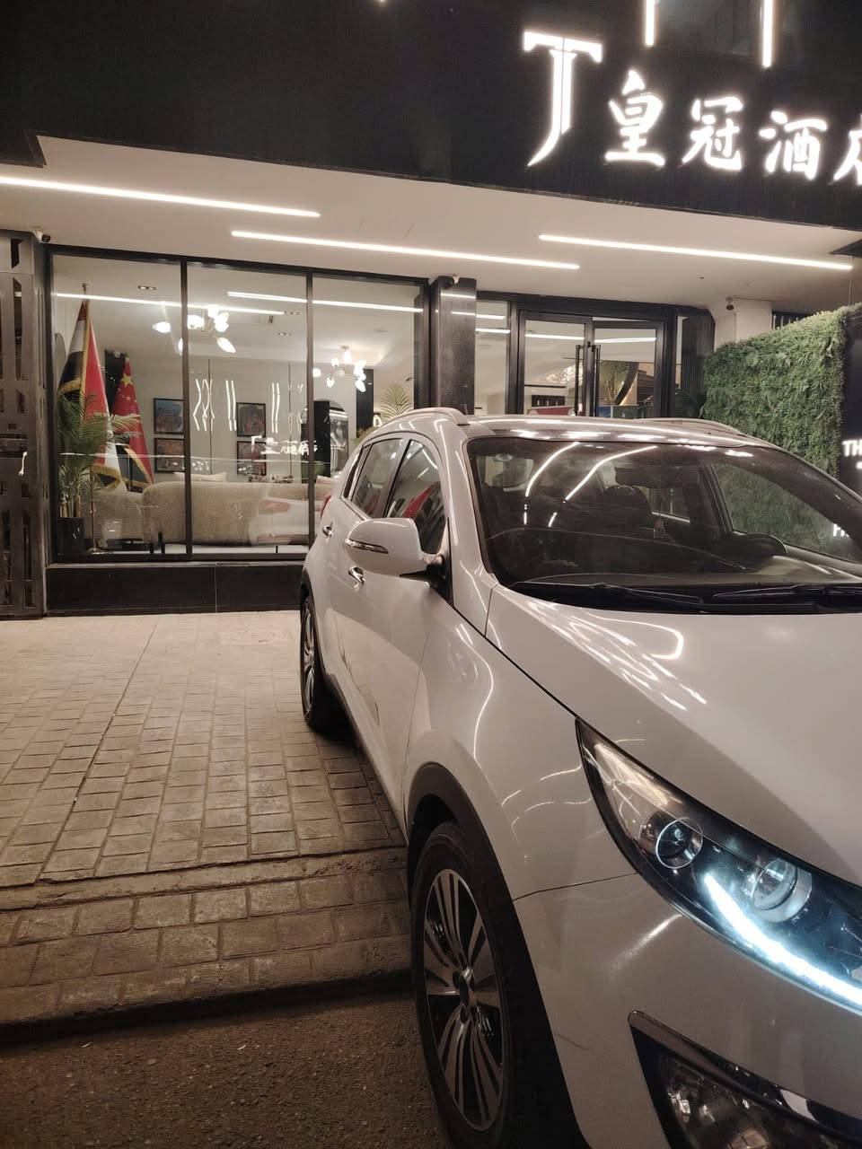 السلام عليكم…سبورتج 2016 خليجي 
محرك. 2000 دوش. ..كفاله من الصبغ والتبديل 
رقم بغداد انكليزي 
بانوراما 
كير. محرك. على وضع الشركه 
ماشيه.  123 الف 
السعر.  167
***********
