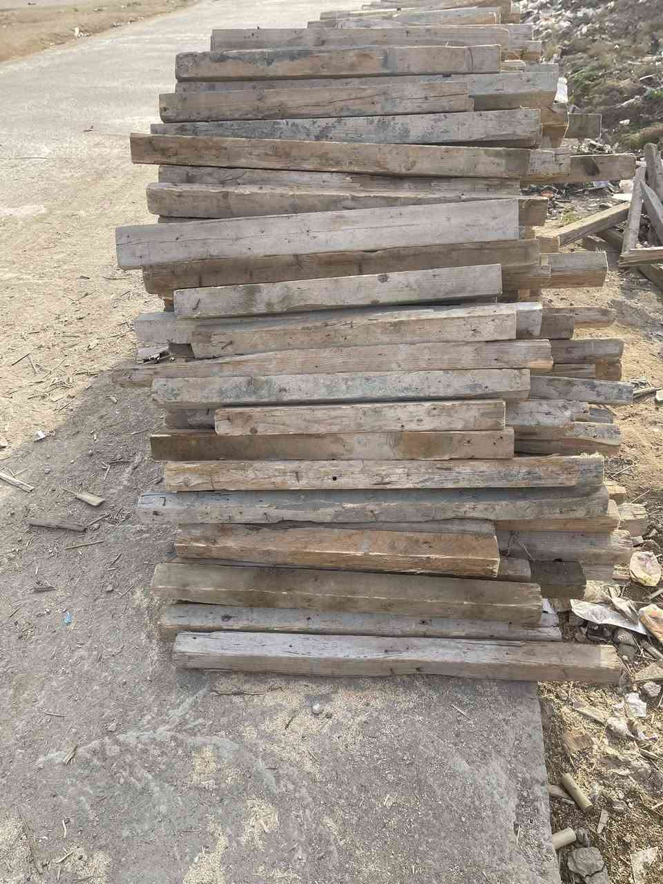 السلام عليكم للبيع سير ٣ /٣مقاصير من متر ونص ونازل المكان الناصريه الرفاعي ***********
