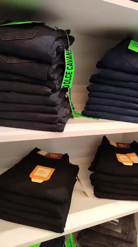 السلام عليكم ذني رفوف يعني ديكور كامل مكان بغداد  اني مكلف بالنشر اتصل وتدلل الي يفيدنه يتصل على رقم ***********
