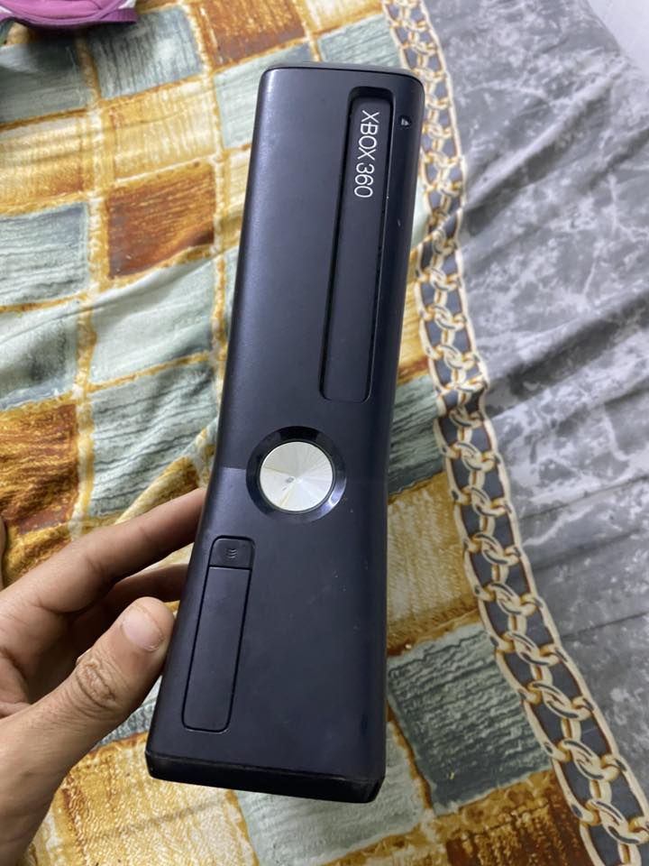 اكس بوكس 360 
جهاز حلو ونضيف بي 34 لعبه 
ملحقاته هارد ويدتين وكيبل اجدي ام اي ومحوله 
غلافه الخارجي شويه تعبان 
قيم واخذ 
مكاني بغداد المشتل


**إذا كنت صاحب هذا الإعلان وتريد حذفه لأي سبب، رجاءا أرسل رسالة إلى الدعم الفني**