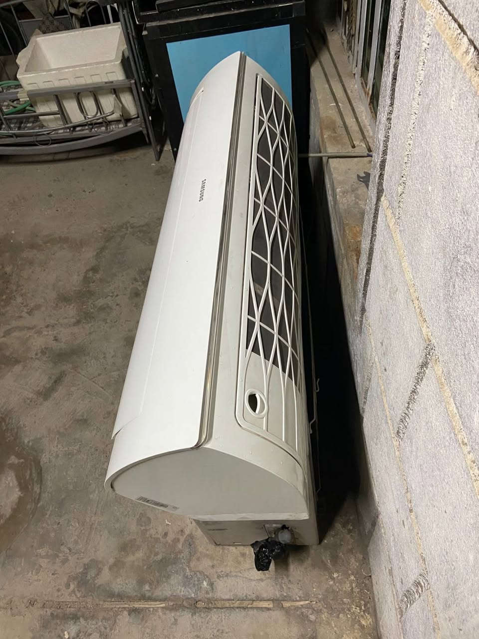 السلام عليكم سبلت سامسونك طنين تايلندي اصلي مو صيني نفس شكل Lg تدفاه تبريد جهاز بلادي ممصلح مع شد وضمان موسم كامل للاستفسار  رقمي ***********
