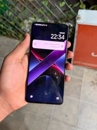 تليفون بوكو x7 جهاز نضيف وياه غراضه العنوان بغداد سيديه رقم الهاتف 077...