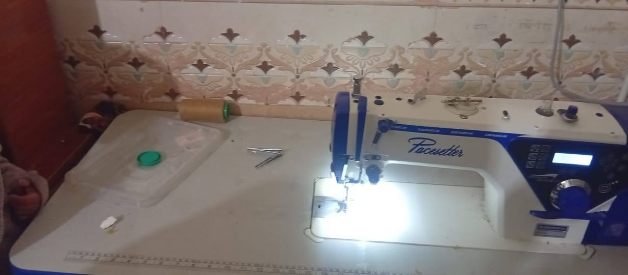 مكينه جديد كلشش بس مره واحد مشتغله سعره 450 وبيه مجال لحد يجي يصير براسي أبو العريف جديد مالته 550 مكينه بجيس يجي يفحص و شوفه وياخذه المو شاري لا يجي ويتعبني رقمي *********** بي واتساب
