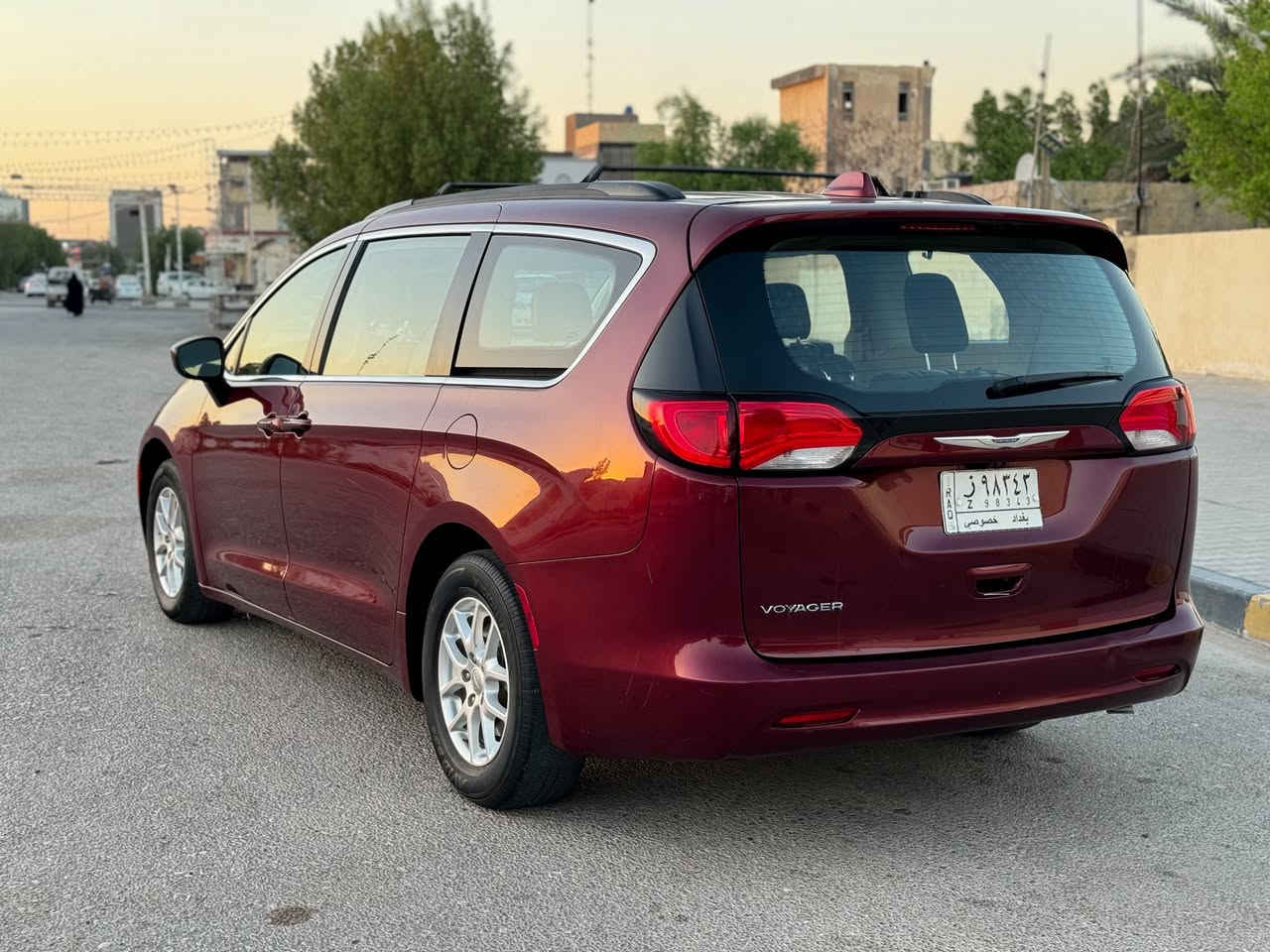 #المركبة : كرايسلر فولجر (Voyager) 2020
#الضرر : داخل امريكا ( جاملغ ايمن مع بنيد ) ، داخل العراق ( جاملغ ايسر ) 
الرقم : بغداد 
المسافة : 58،000 ميل 
المواصفات 
محرك 6 سلندر ( 3600 ) 
نظام تشغيل بصمة و بصمة تشغيل عن بعد 
كامرة خلفية 
غرفة السيارة جلد اسود مع مقاعد جلد بشكل منفصل ملكي 
باب جنطة كهربائي شفط
ابواب جانبية كهربائية مع بردات 
ويل 18 مع تخم تاير جديد 
حدادية بحالة جيدة 
كير اوتوماتيك مكفول 
السيارة 7 راكب 
3 قطع تبريد 
مكان السيارة : النجف الاشرف 
السعر : 18500 $ 
للأستفسار : 
***********
***********
صور حادث امريكا موجوده اخر المنشور
