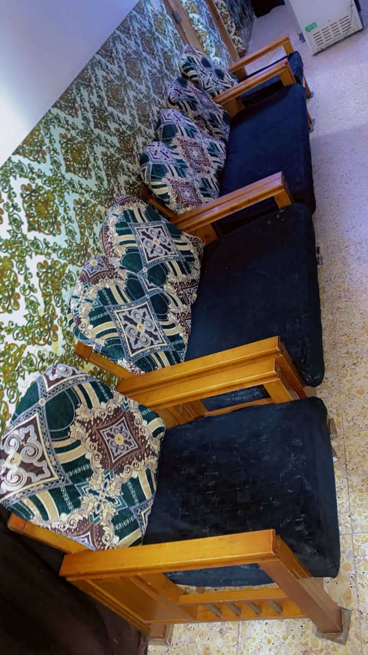 تخم قنفات سبع مقاعد موديل انتيكه خشب ثقيل مع المفرش185المشتل توصيل بكروه


**إذا كنت صاحب هذا الإعلان وتريد حذفه لأي سبب، رجاءا أرسل رسالة إلى الدعم الفني**