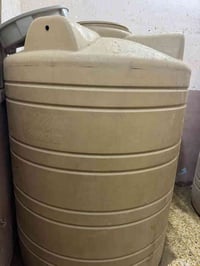 خزانات 2ابو 2000لتر للبيع الشراي يتصل 07719324883