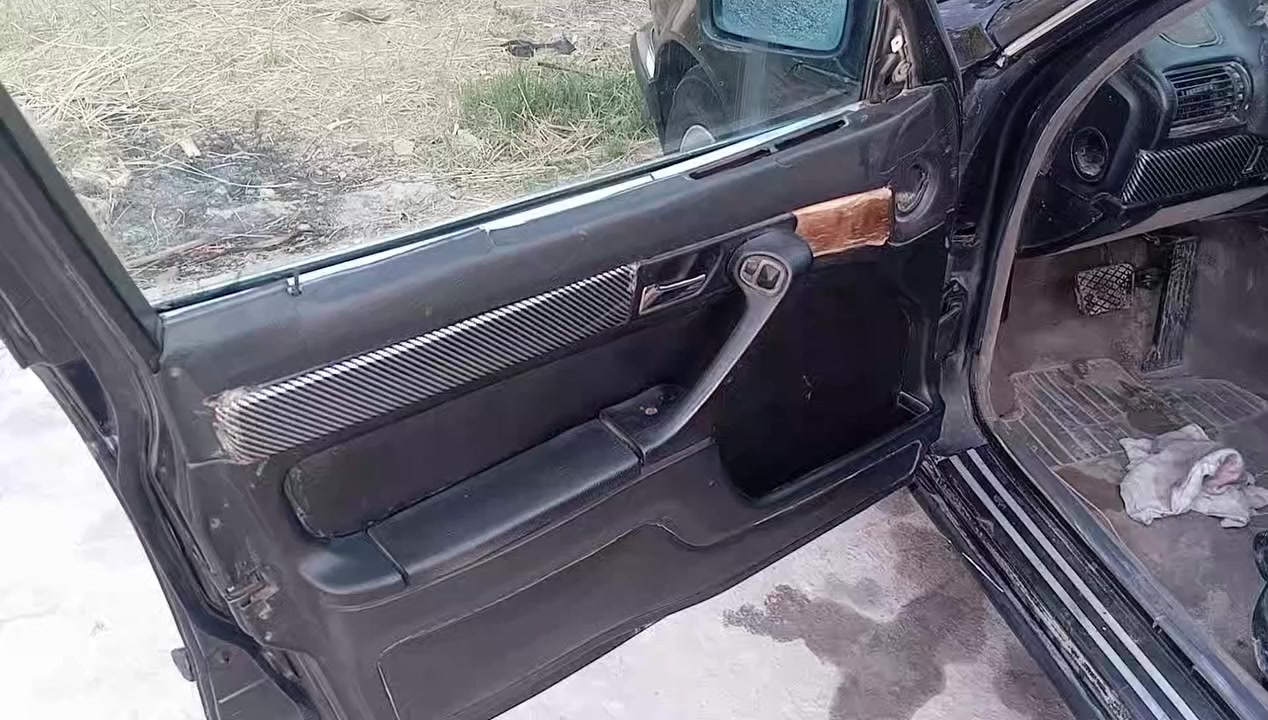 بي ام 730 موديل 92 رقم بغداد تحويل مباشر 
بدون حادث بدون خياس كير ومحرك جدد 
السعر 35 وبيهه مجال 
المكان بابل ***********
