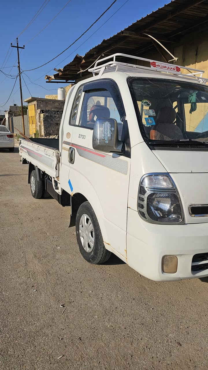 للبيع كيه 2015 حداديه مكينه گير جديد السياره مكفوله السعر 100وبهامجال الاتصال ***********
