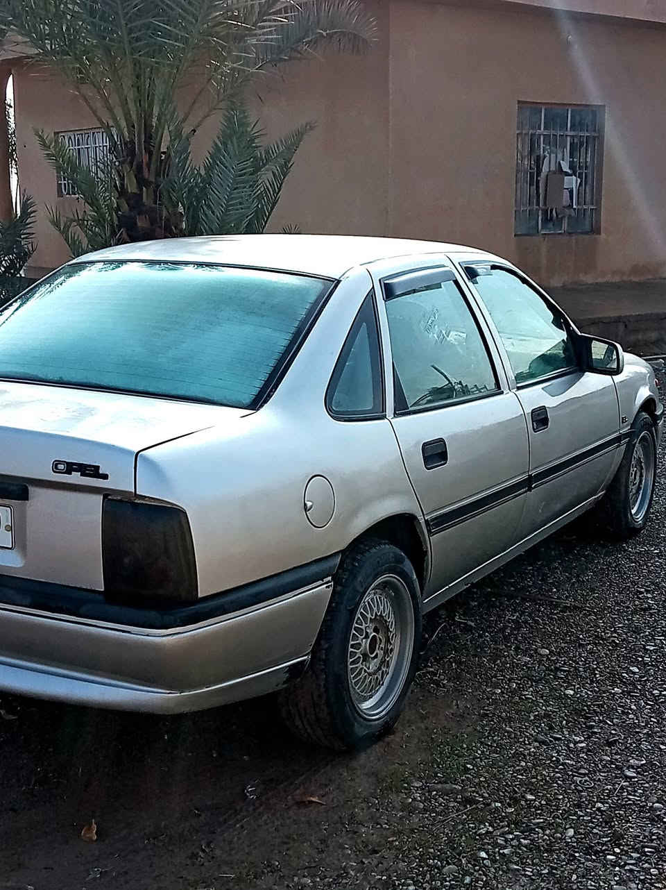 السلام عليكم
اوبل فكترا موديل ٩٣ رقم كركرك  السنويه مجدده لل٢٠٣٠... محرك ١٦... كير عادي                            صبغ عام  بدون ضرر   السعر ٤٣ وبيها مجال.  للشراي
للأتصال ***********.
